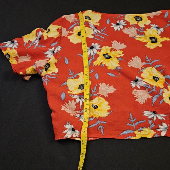💵3/$20 Divided H&M Floral short-sleeved Crop Top Belly Shirt - Picture 5 of 13